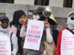 69039-jalan-sore-sambil-pukul-panci-ibu-ibu-di-jogja-stop-mbg-negara-jangan-budek